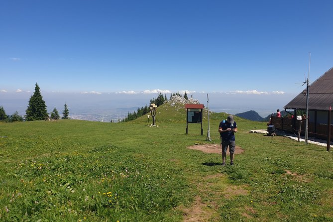 1 day CARPATHIAN PEAKS & CHALETS hike - Why guide Andrei matters