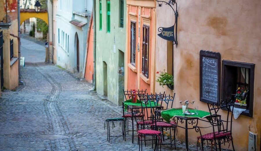 2-Day Transylvania Break From Bucharest - Brasov’s Council Square and Black Church