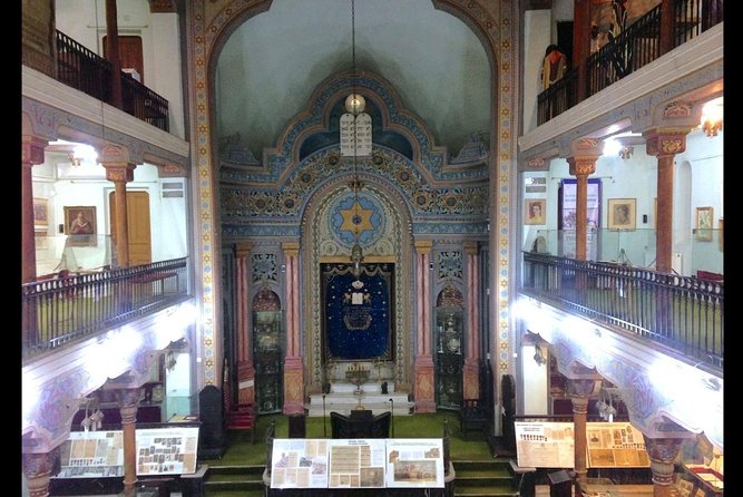 4h Jewish Legacy in Bucharest - Private Tour by Car and Walking - What the private car adds