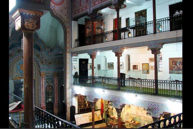 4h Jewish Legacy in Bucharest - Private Tour by Car and Walking - The guides make the largest difference