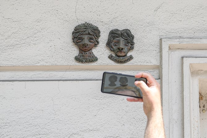 Alternative Bucharest Walking Tour - The abstract monument and its altered meaning