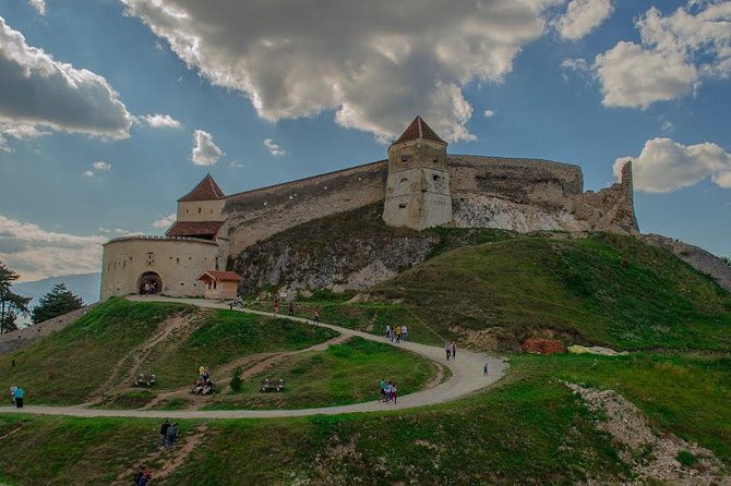 Bear Sanctuary Zarnesti,Bran Castle,Rasnov Fortres w/Hotel pickup - Should you book it?