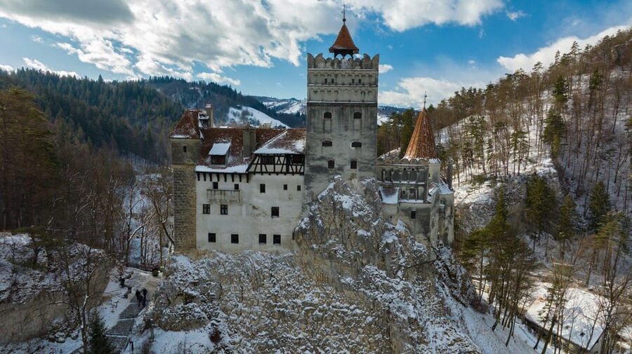 Brasov: Bear Sanctuary, Dracula Castle, and Râşnov Fortress - Râșnov and the changing citadel access