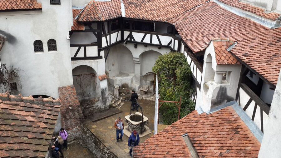 Brasov: Peles Castle, Bran Castle & Rasnov Fortress Day Tour - Peleș Castle: the morning highlight in Sinaia
