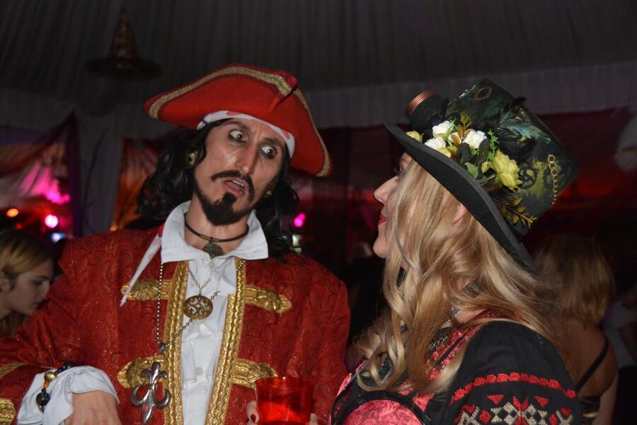 Bucharest: 3-Day Transylvania Halloween Tour - The Great Dracula Ball From 8 PM to 1 AM