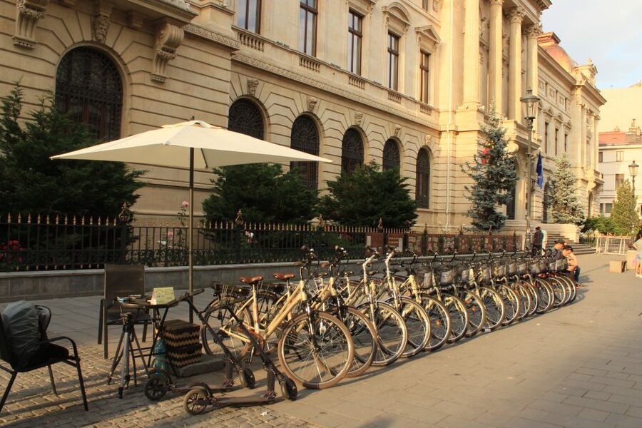 Bucharest Bike Rentals - Using the flat city to see more