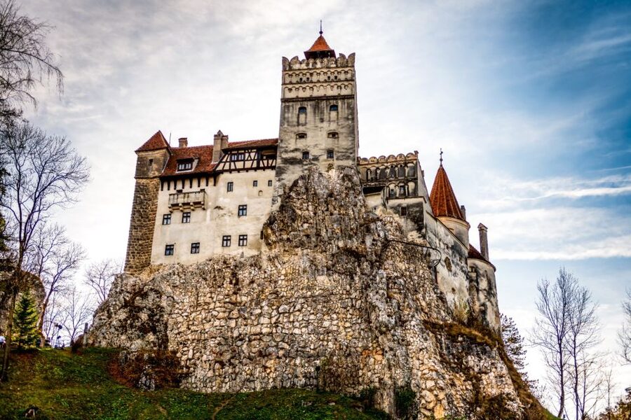 Bucharest: Bran Castle and Bear Sanctuary Small-Group Tour - Leaving Bucharest for the Carpathian Mountains