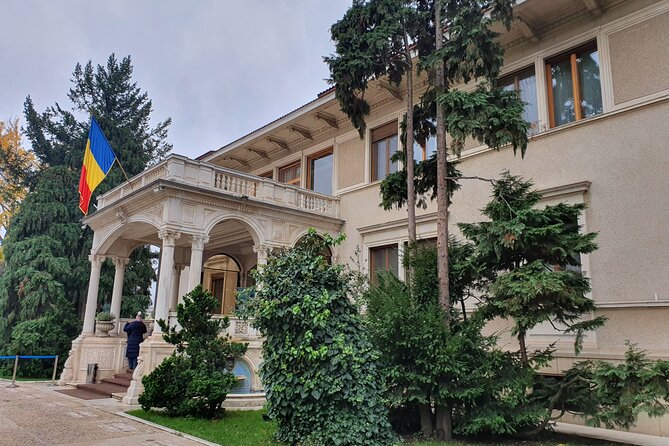 Bucharest City Tour 4 hours - Private Tour - Free Pick up and Drop off - Revolution Square and the events of December 1989