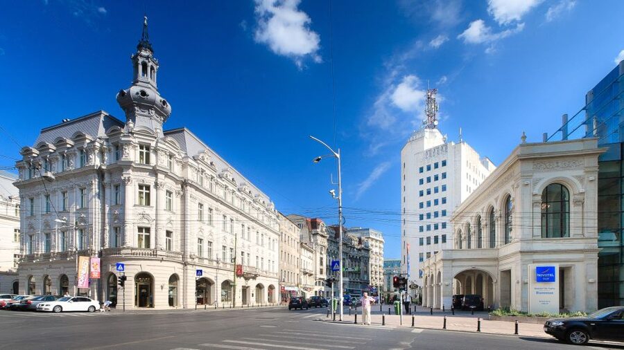 Bucharest City Tour 4h - Small Group Tour by Car - The Palace of Parliament and the weight of communism