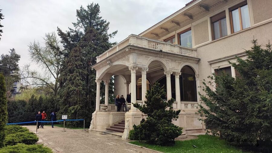 Bucharest city tour by car - The House of Ceaușescu and Bucharest’s recent past