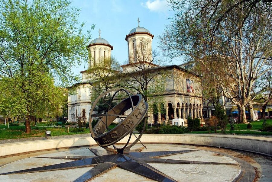 Bucharest city tour by car - Cotroceni and a wider view of Bucharest