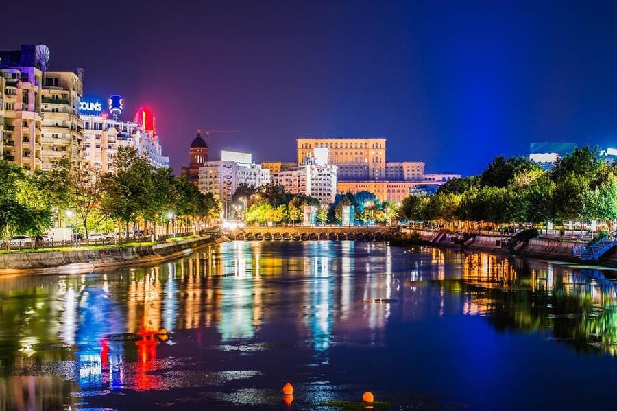 Bucharest city tour by car - From the Arch of Triumph to Herastrau Park