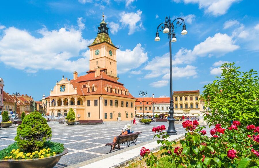 Bucharest: Dracula Castle, Peles Castle & Brasov Guided Tour - Practical ways to enjoy the day