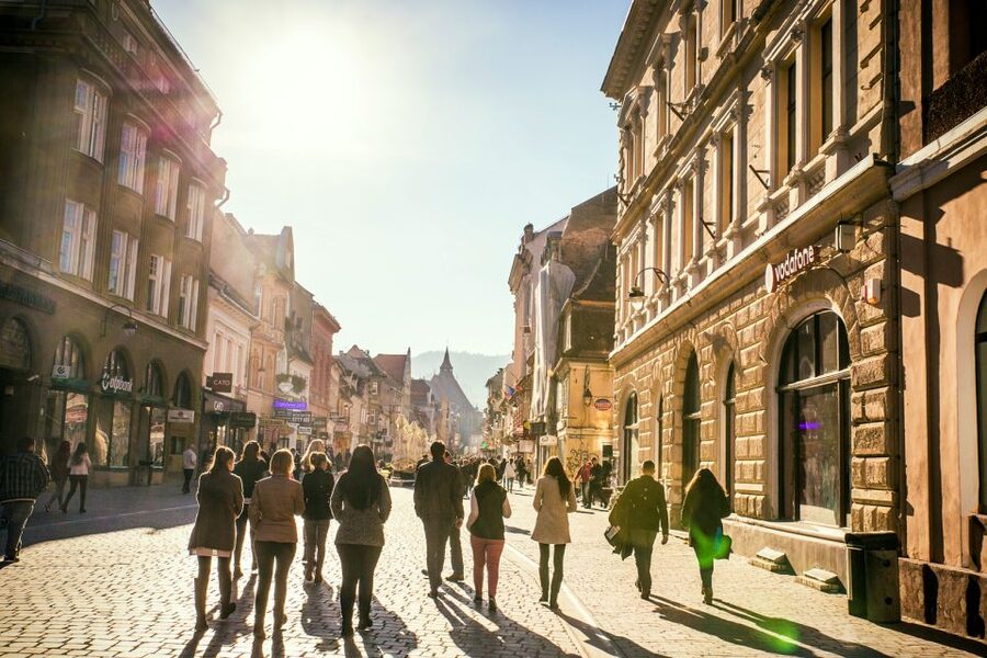 Bucharest: Dracula Castle, Peles Castle & Brasov Old Town - Key points at a glance