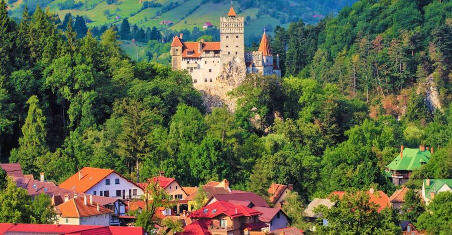 Bucharest: Dracula Castle, Peles Castle & Brasov Old Town - Peleș Castle and Sinaia’s royal setting