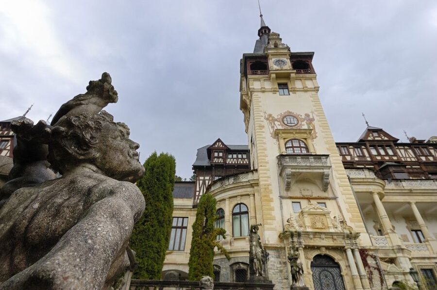 Bucharest: Dracula Castle, Peles Castle & Brasov Old Town - The ride into the Carpathians