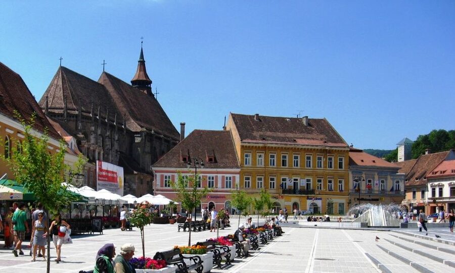 Bucharest: Dracula's Castle, Peles Castle, & Brasov Old Town - Brașov Old Town: the most relaxed stop