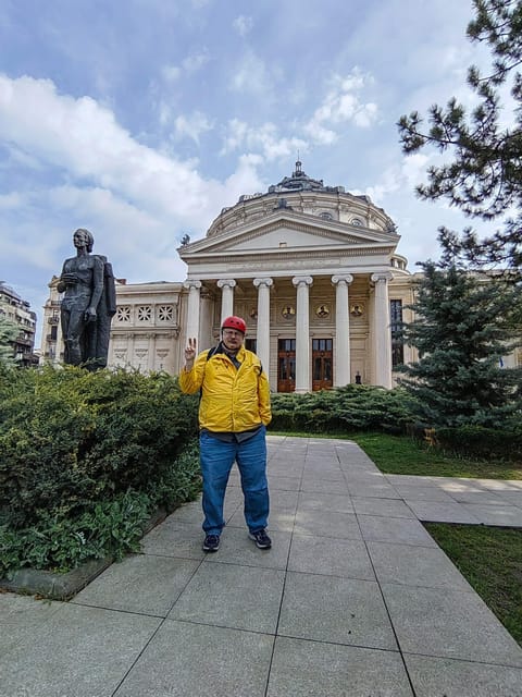 Bucharest electric city tour by Smart Balance #green - Bucharest Fountains and the Parliament quarter