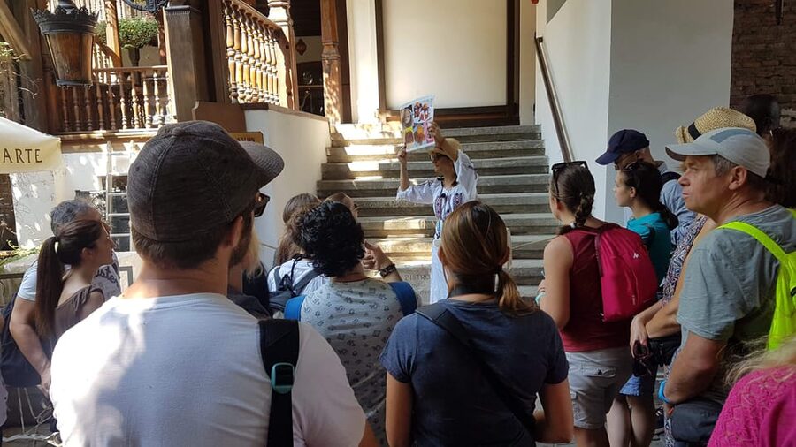 Bucharest: Guided Walking Tour with Romanian Snack - Why this walk is a smart introduction to Bucharest