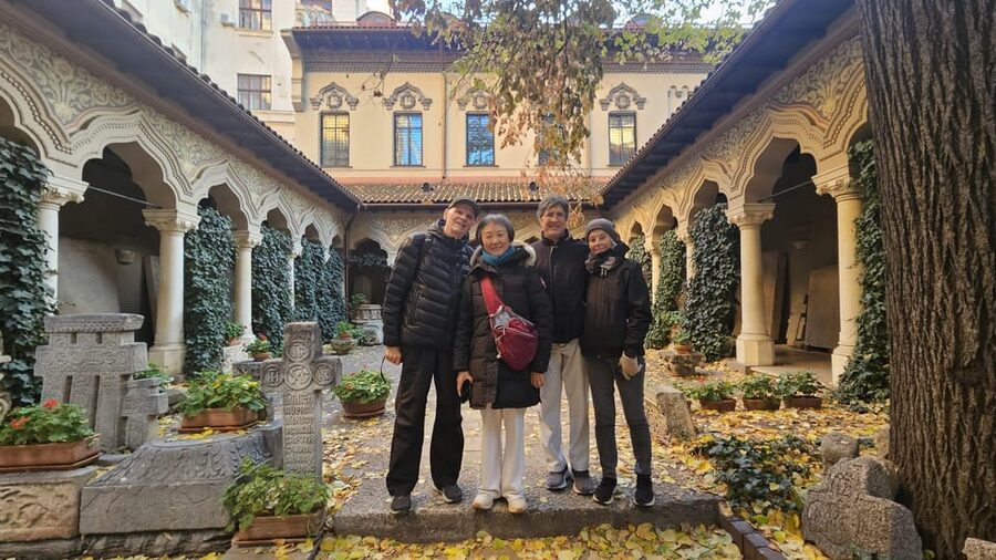 Bucharest: Guided Walking Tour with Romanian Snack - Hanu’ lui Manuc and Bucharest’s older commercial life