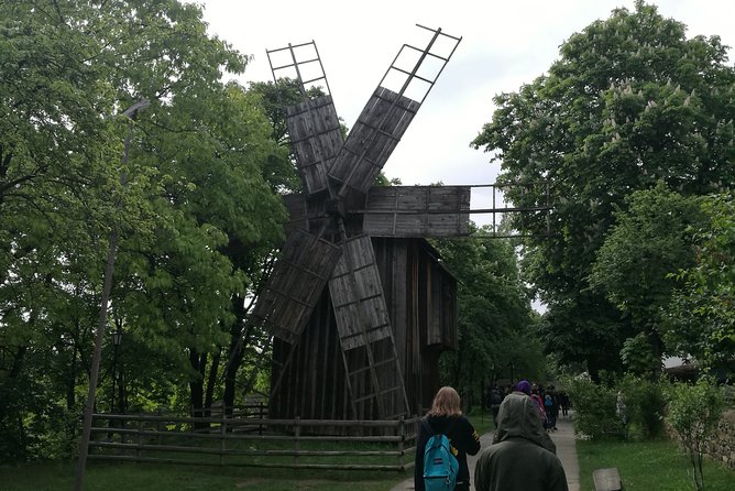 Bucharest Highlights Half-Day City Tour with Pickup - Mogosoaia Palace and Brâncovenesc design
