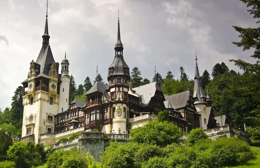 Bucharest: Peles Castle, Bran Castle & Brașov Day Tour - The road from Bucharest to Sinaia