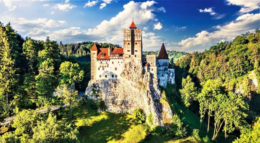 Bucharest: Peles Castle, Bran Castle, & Brasov Old Town Tour - The mountain road into Transylvania
