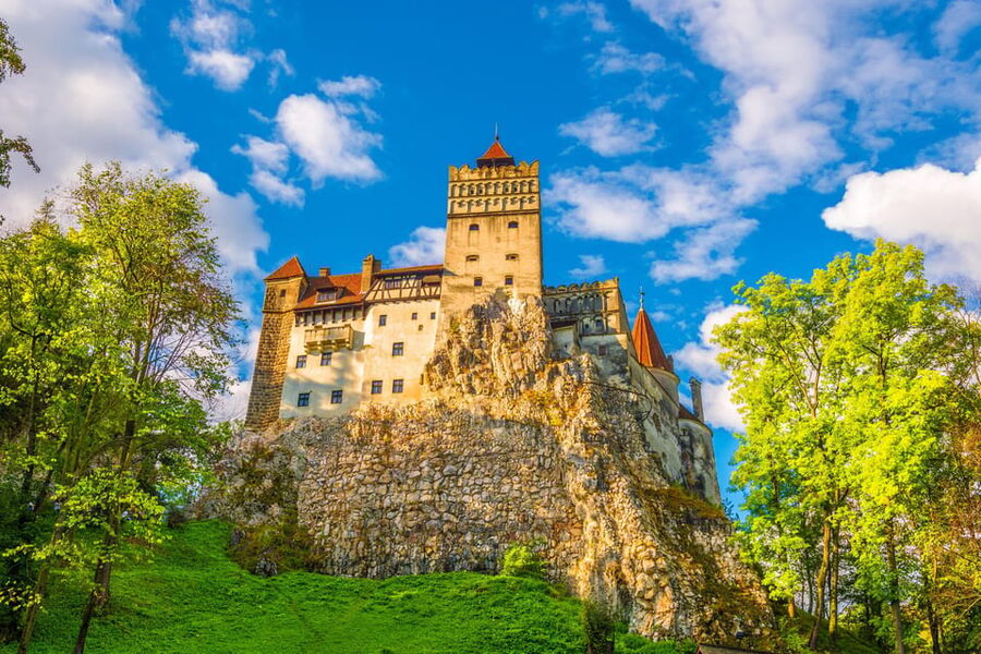 Bucharest: Peles & Dracula's Castle and Brasov Full-Day Trip - Three famous stops from Bucharest in one day