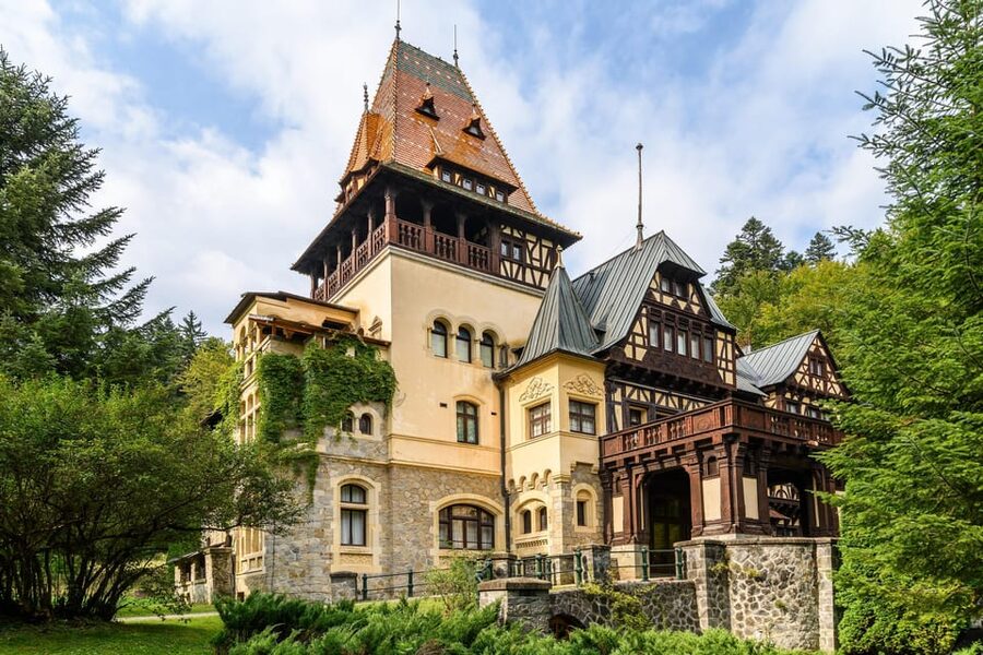 Bucharest: Peles & Dracula's Castle and Brasov Full-Day Trip - How the guide can shape the day