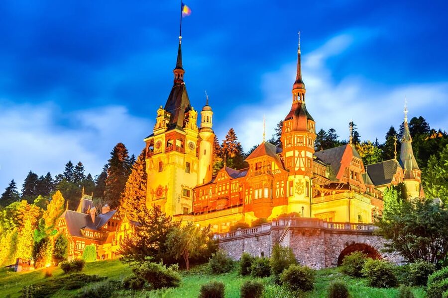 Bucharest: Peles & Dracula's Castle and Brasov Full-Day Trip - The early pickup and ride into the Carpathians