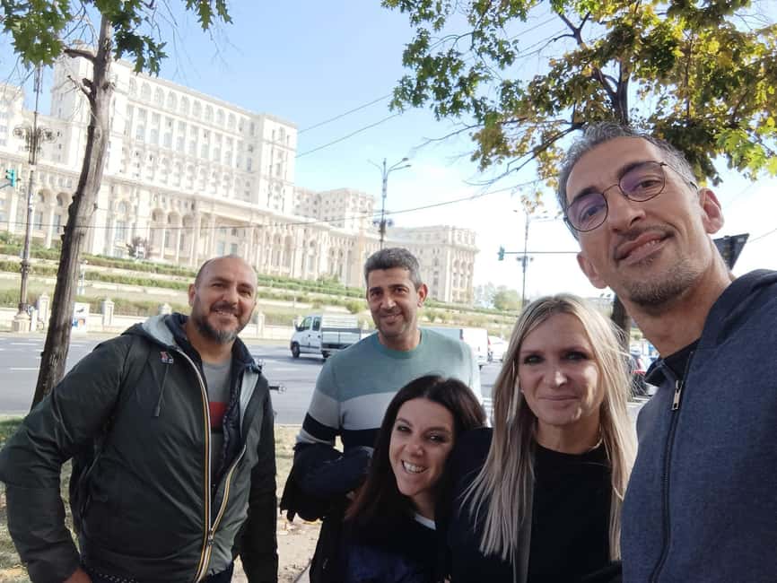 Bucharest: tour in the Parliament in Italian+exterior visit with guide - The Dâmbovița River and Constitution Square