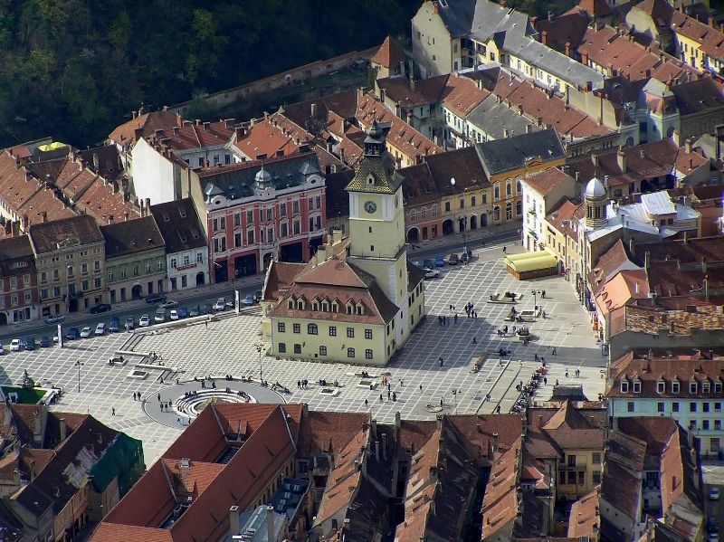 Bucharest: Transylvania and Dracula's Castle 2-Day Tour - Sinaia and Peles Castle’s royal interiors