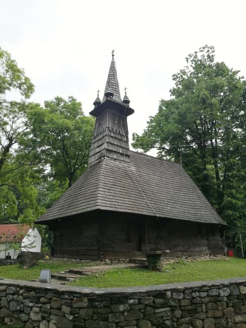 Bucharest: Village Museum Guided Tour - Regional Romania in one walk