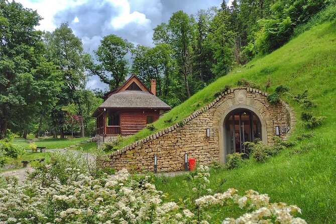 Bucovina Painted Monasteries & Transylvania Tour: 4-Day Private - Day one: Agapia and Văratec, two large nunneries