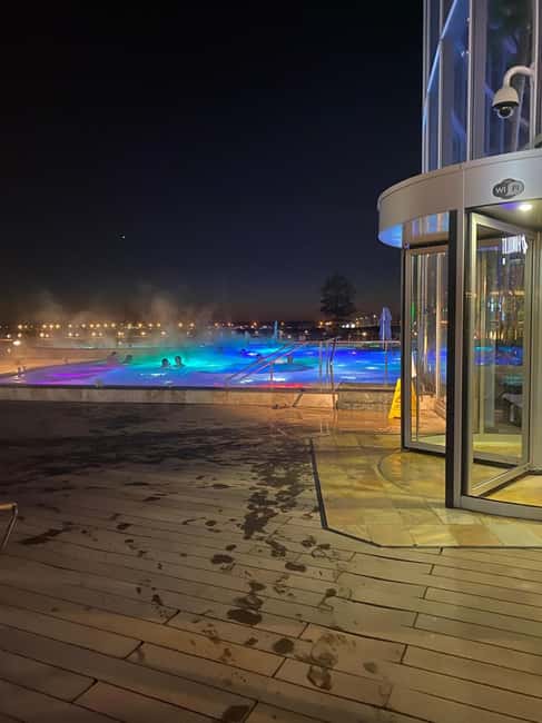 Bucuresti: Bucuresti Therme Transfer and Full-Day Access - Your first hours at Therme Bucharest