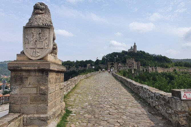Bulgaria Day Trip: Basarabovo Monastery, Tsarevets & Arbanasi - Timing, meals, and what to bring