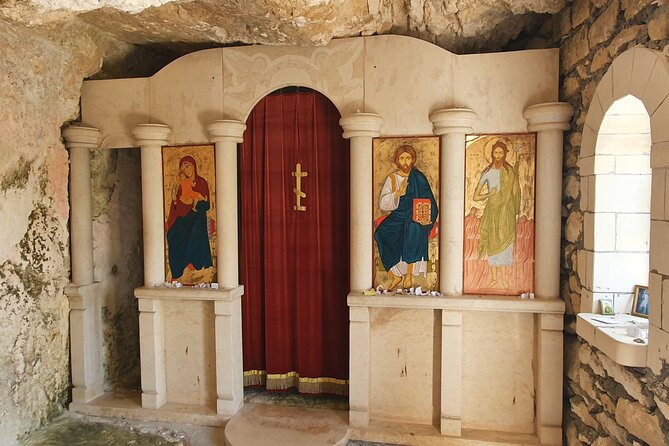 Bulgaria Day Trip - Private Tour from Bucharest - Veliko Tarnavo & Arbanasi - Arbanasi Village and Konstantsalieva House