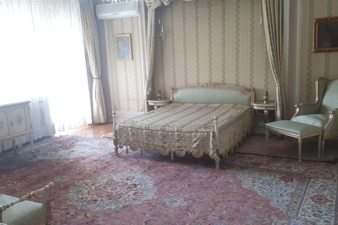 Ceausescu Villa - fast track tickets and guide - The 45-minute route through the villa