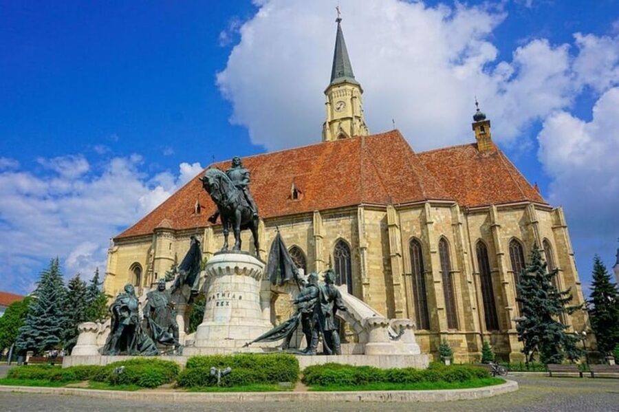 Cluj : Must-See Attractions Walking Tour - Piața Mihai Viteazu and a first look beyond the old core