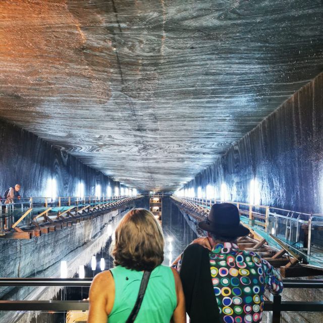 Cluj: Turda Salt Mine, Corvin Castle, Alba Carolina Tour - Lunch and the practical middle of the day