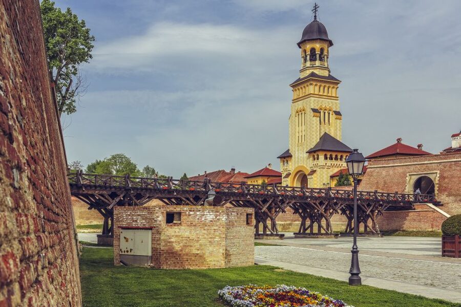 Cluj: Turda Salt Mine, Corvin Castle, Alba Carolina Tour - The guides and the small-group advantage