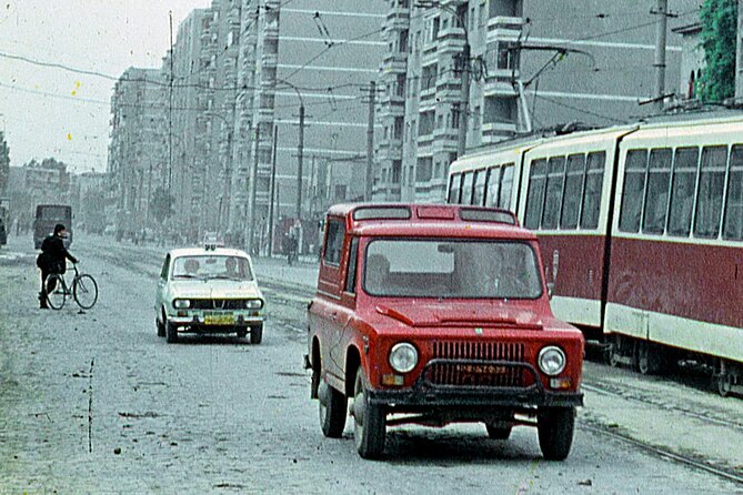 Communism Walking Tour from Lenin to Ceausescu in Bucharest - The Royal Palace and the changing meaning of power