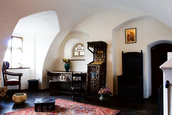 Day Trip Through Brasov in Transylvania and Bran, Peles, and Rasnov Castles - Who should book this tour?