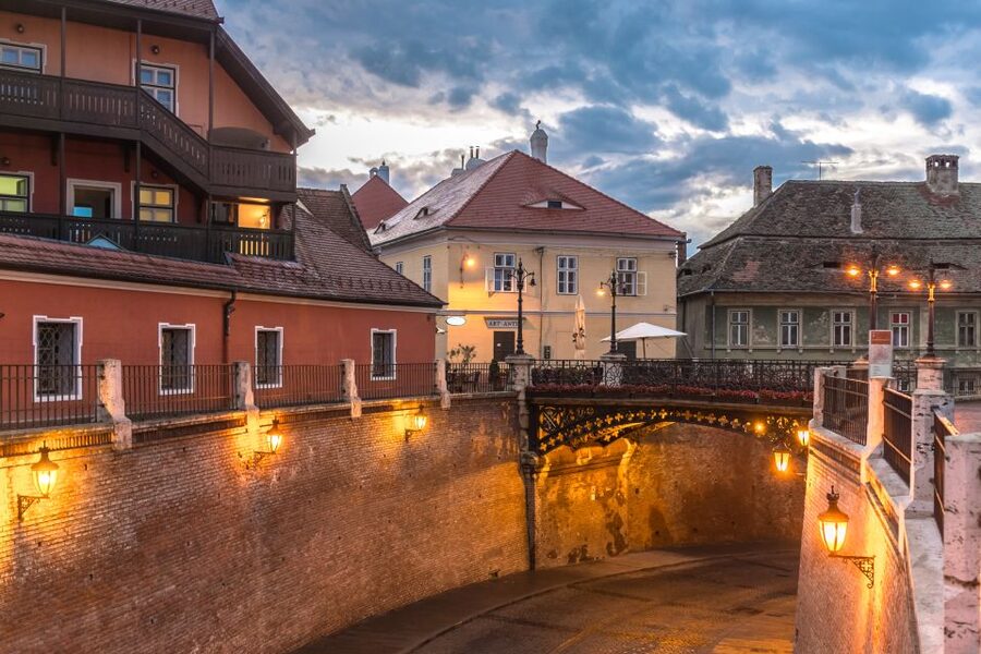 Discover Transylvania: Peles, Bran, Sighisoara in 2 days - Brasov’s old center after lunch