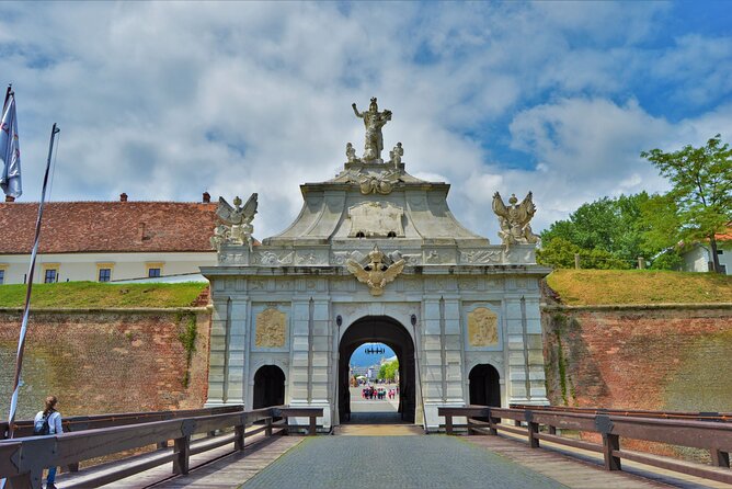 Exclusive Tour: Corvin Castle, Alba Iulia and traditional villages from Sibiu - Should you book it?