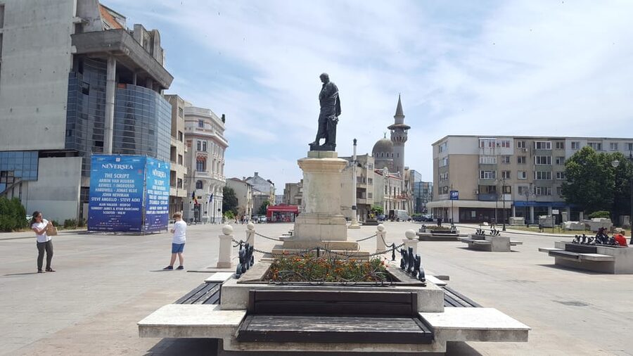 From Bucharest: A Day by the Black Sea Shared Group Tour - Ovidiu Market and the remains of Tomis