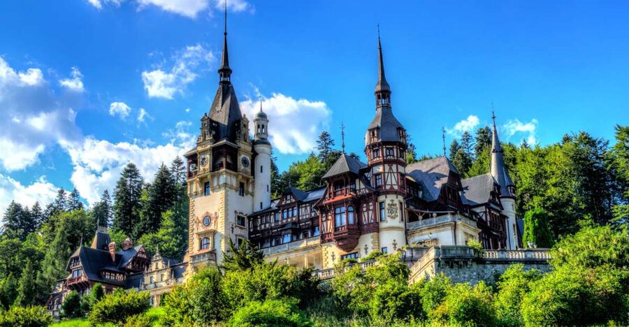 From Bucharest: Day Trip to Dracula and Peles Castle - Why the small group matters