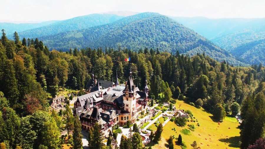 From Bucharest: Day Trip to Dracula and Peles Castle - The guides make or break a long day
