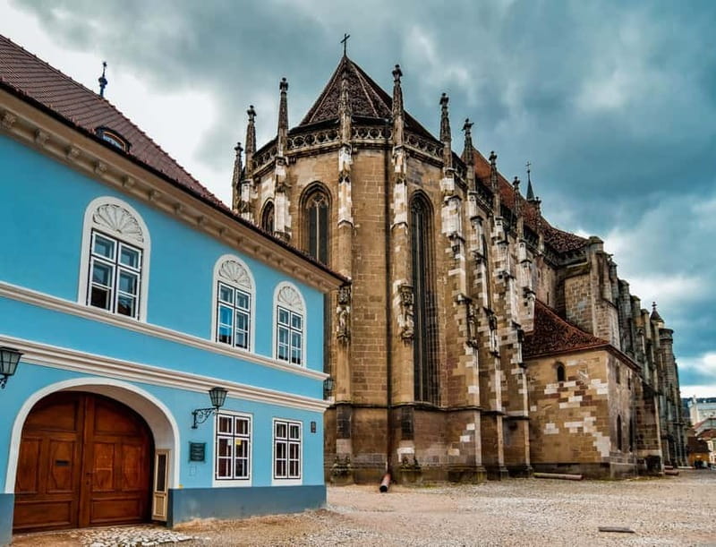 From Bucharest: Peles Castle, Brasov & Bran Castle Day Trip - Why the guides matter on a long road day