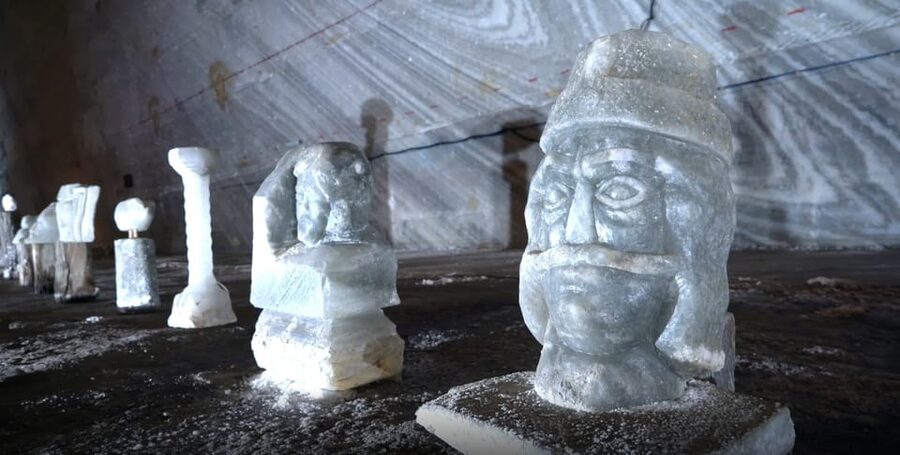 From Bucharest: Private Tour Salina Slanic: Salt Palace - The seven-hour trip from Bucharest